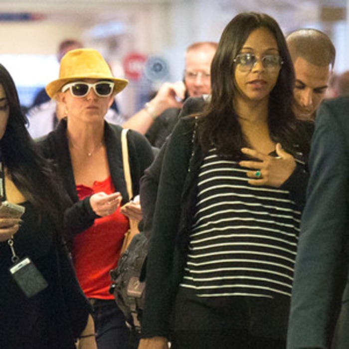 Crossroads Reunion Co Stars Britney Spears And Zoe Saldana Fly